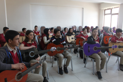 SODES Kültürümü ve Tarihimi Öğreniyorum Projesi Gitar Kursu